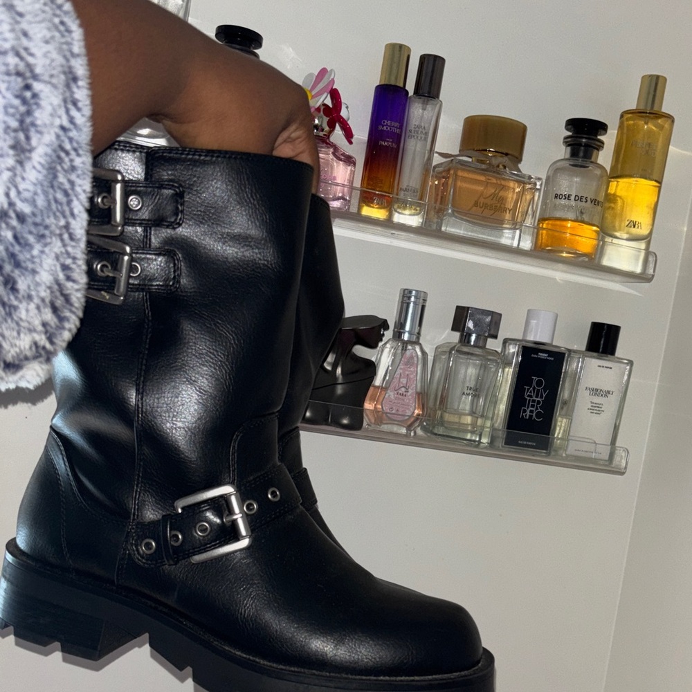 Black Leather Buckle Boots